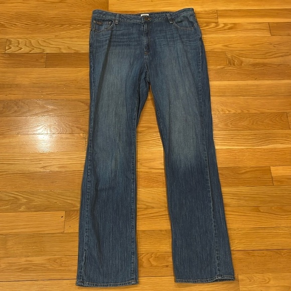 L.L.Bean women’s favorite fit jeans size 16 tall . - Picture 1 of 7